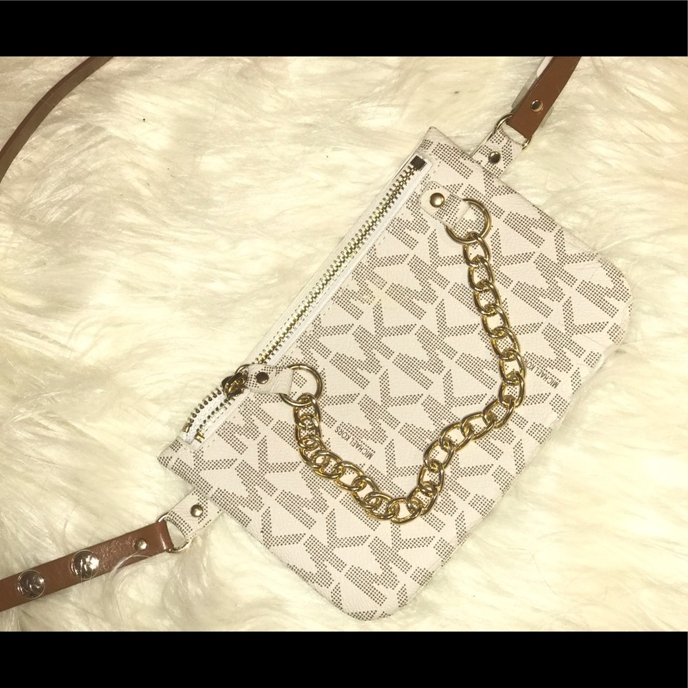 Michael kors belt bag with pull chain - Picture 2 of 4